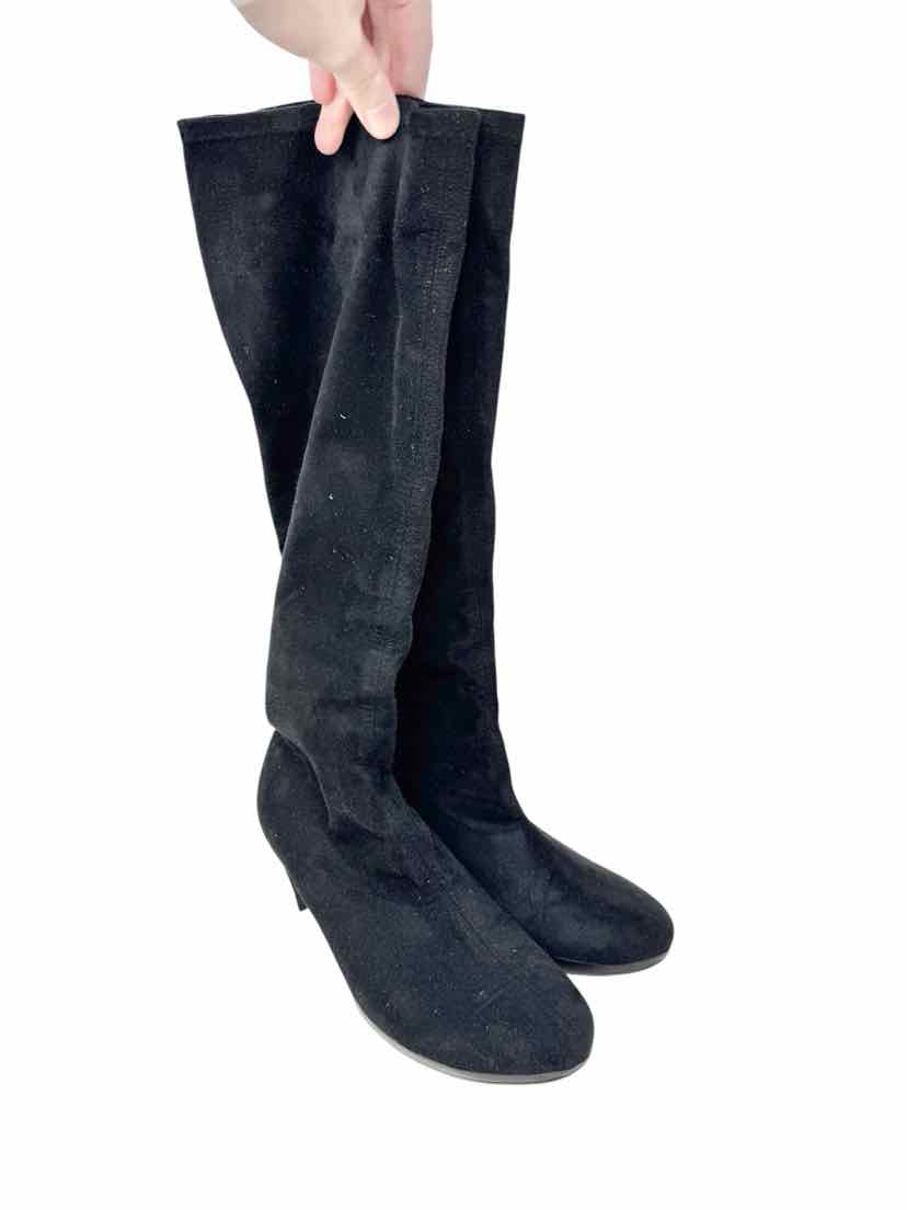 Shoe Size 7.5 MUNRO Black Suede Boots