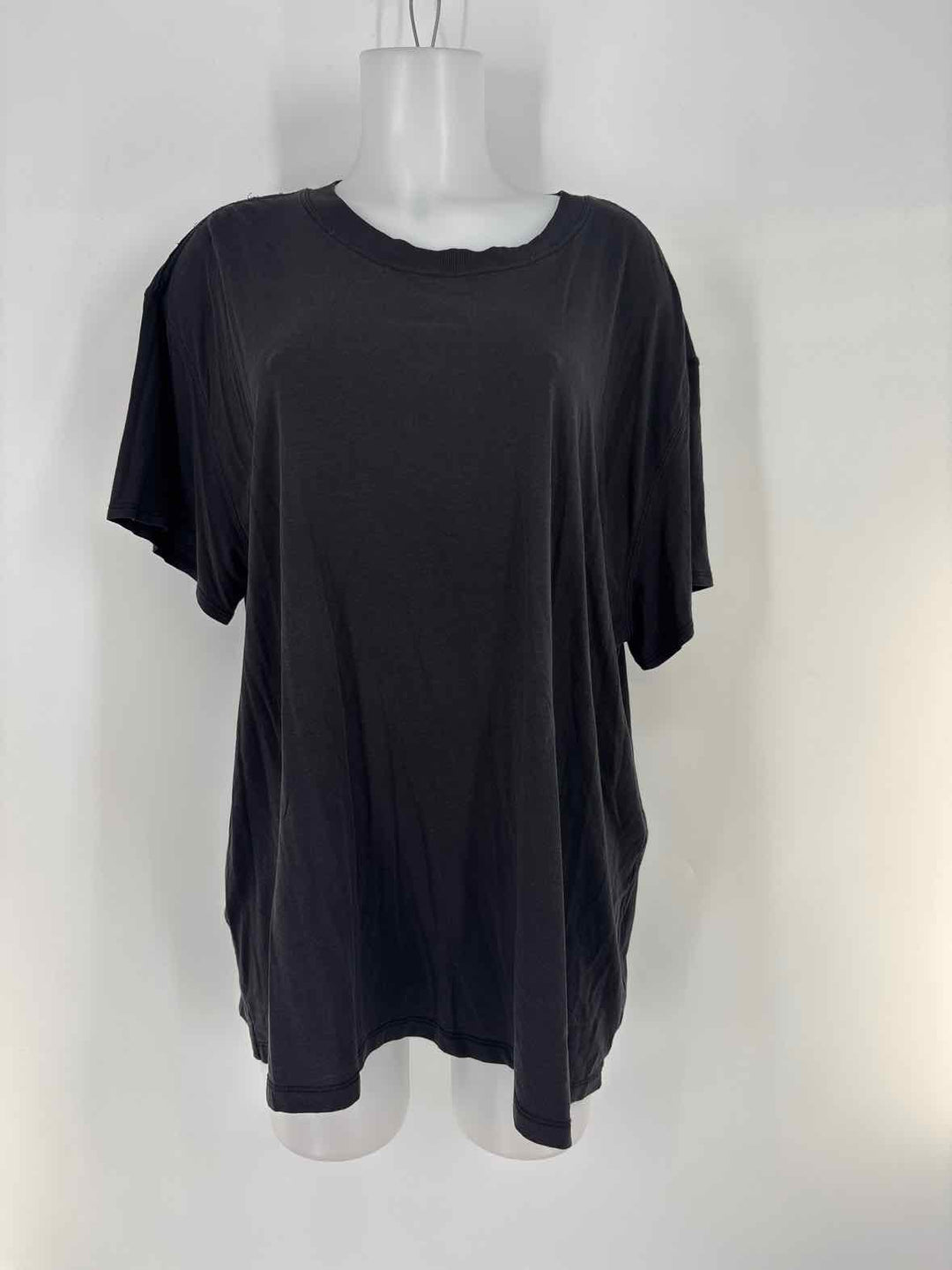 Size 1X Lululemon Black Shirt