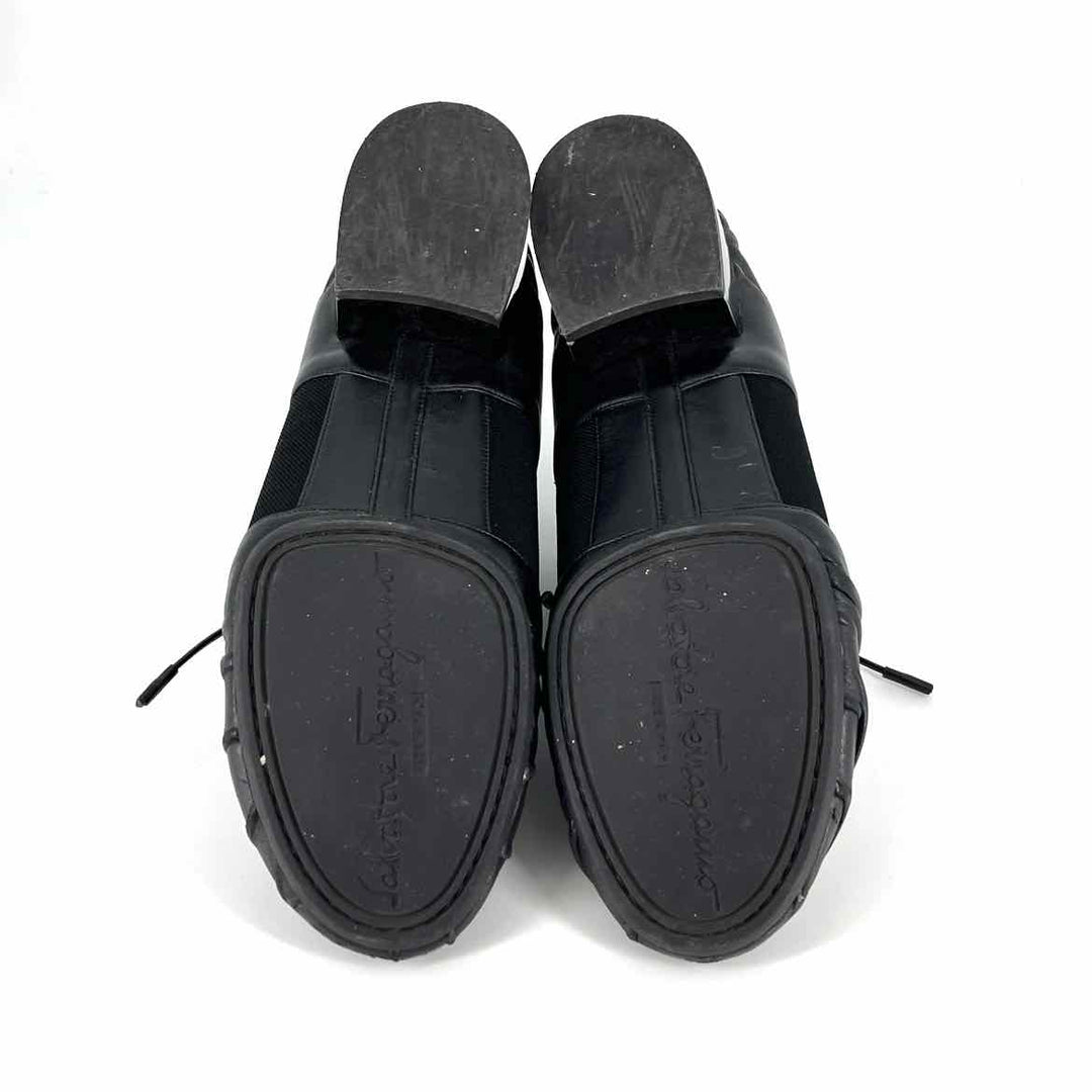 Shoe Size 7.5 FERRAGAMO Black Leather Luxury - Mules