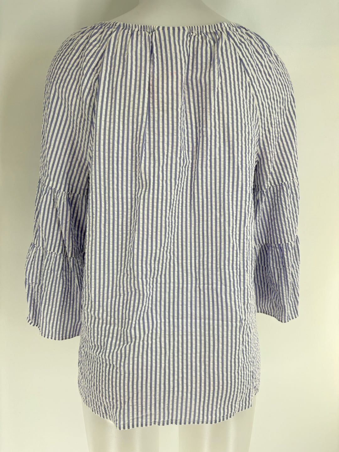 Size M LIZ CLAIBORNE Purple Shirt