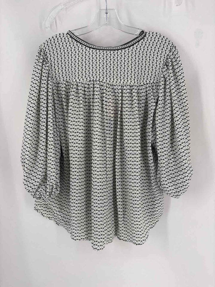 Size 1X MAX STUDIO Black/White Shirt