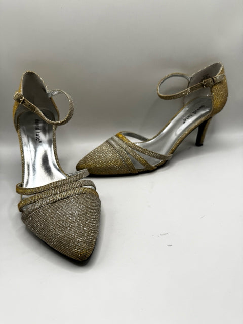 Shoe Size 8.5 DAVID TATE Gold Metallic Heels