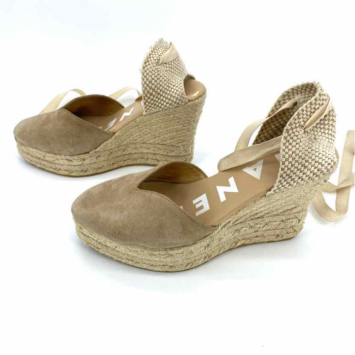 Shoe Size 8 Beige Sandals