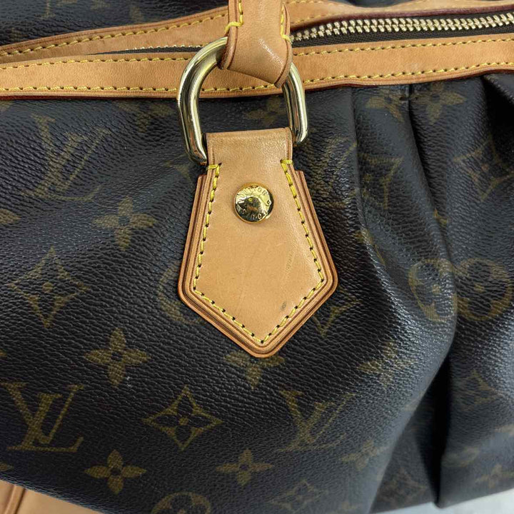 Louis Vuitton Luxury - Purse