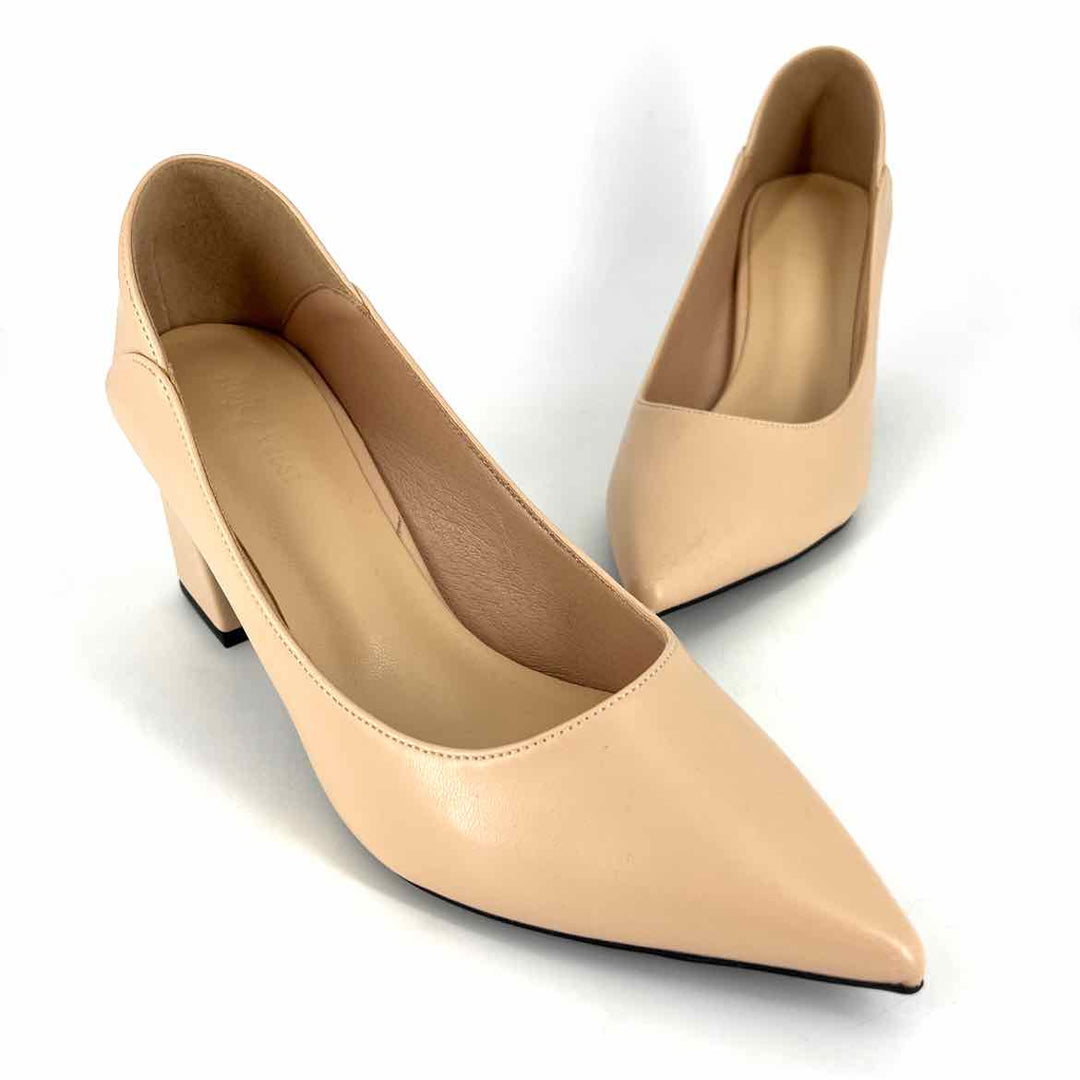 Shoe Size 38 Peach Faux Leather Pumps