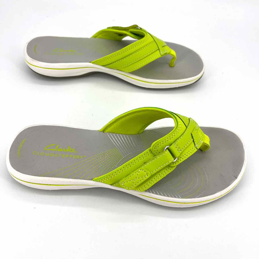 Shoe Size 7 CLARKS Green Sandals
