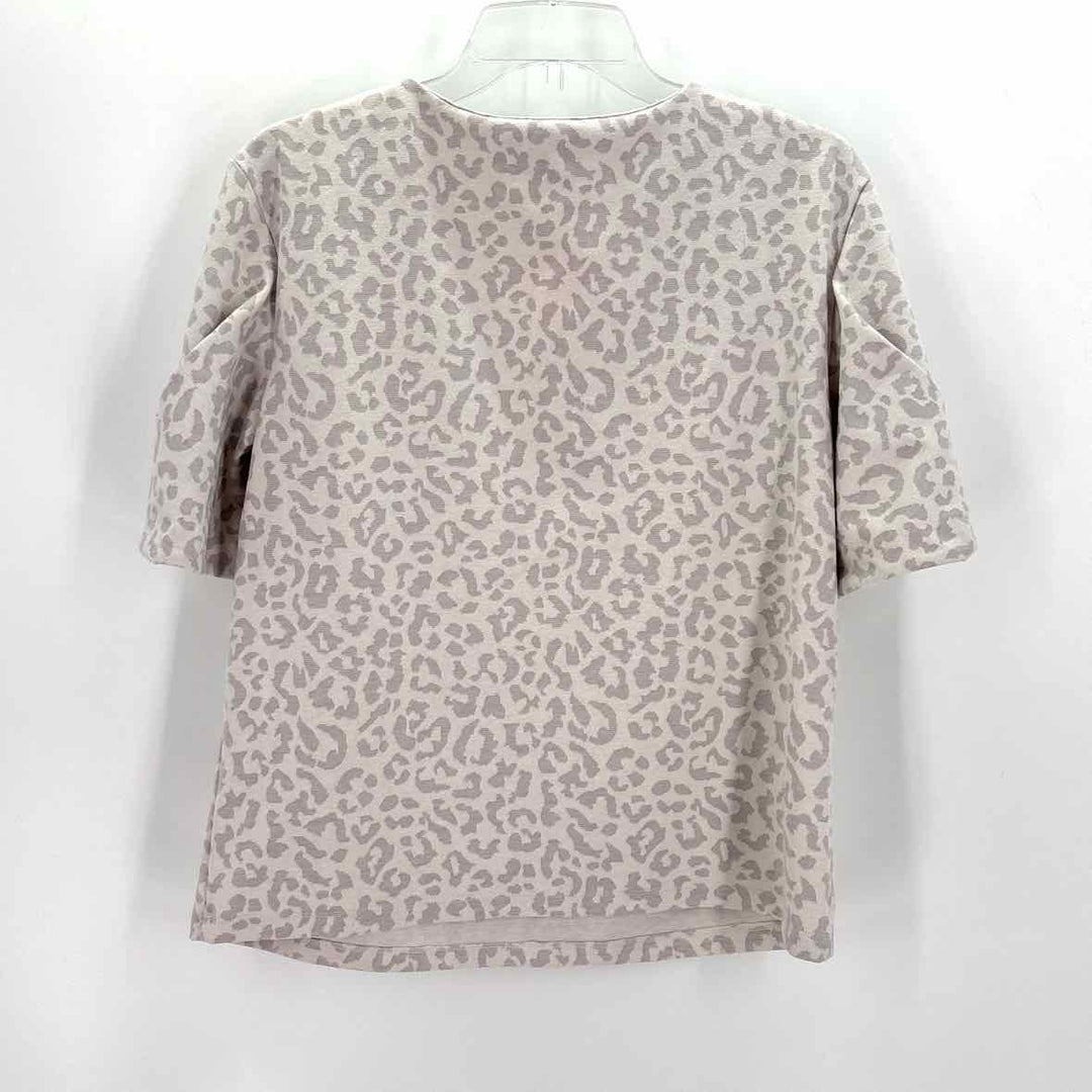 Size M Banana Republic gray print Shirt