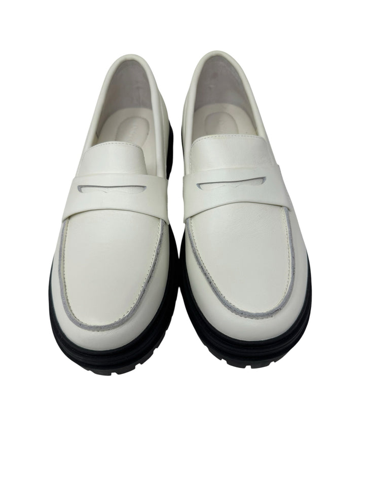 Shoe Size 9 QUINCE Cream Leather Loafers