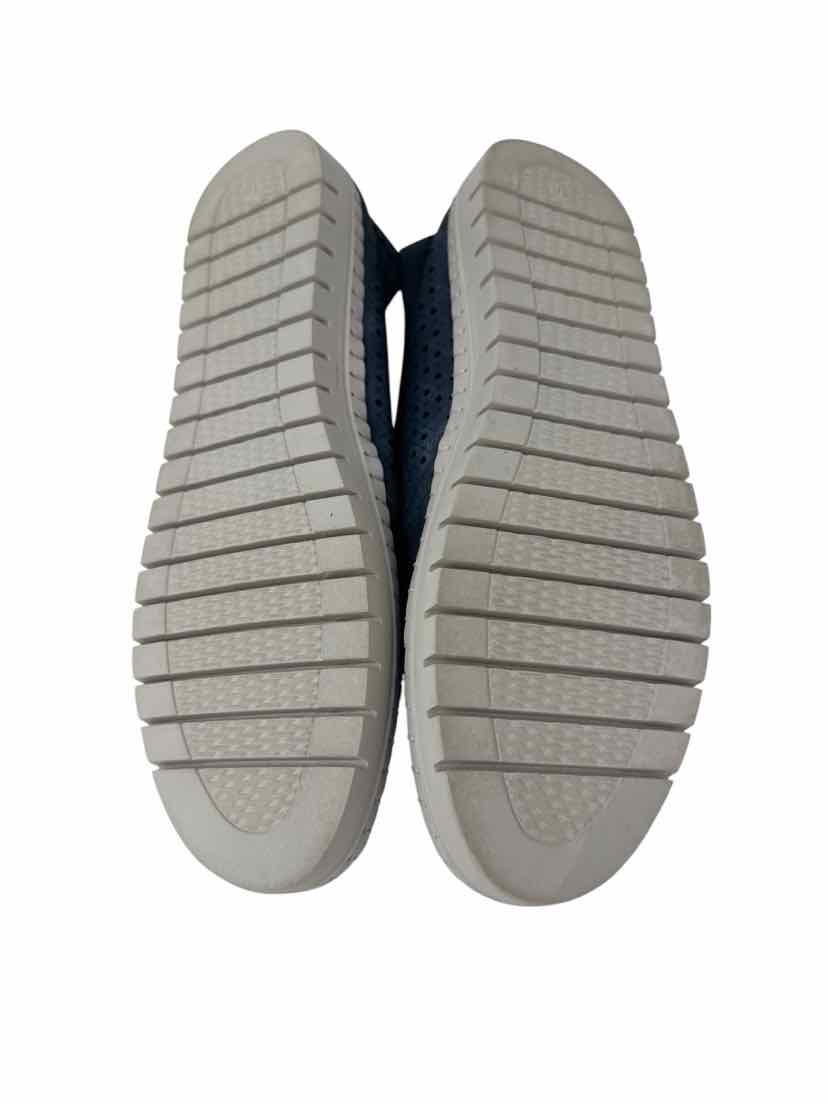 Shoe Size 10 Navy Flats