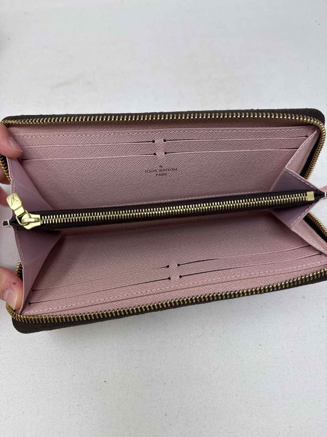 Louis Vuitton Luxury - Wallet