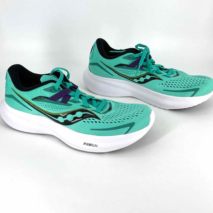 Shoe Size 9 Saucony MINT Knit Sneakers