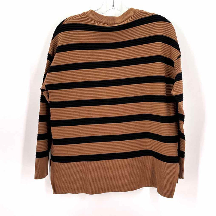 Size M TAHARI Multi-Color Knit Sweater