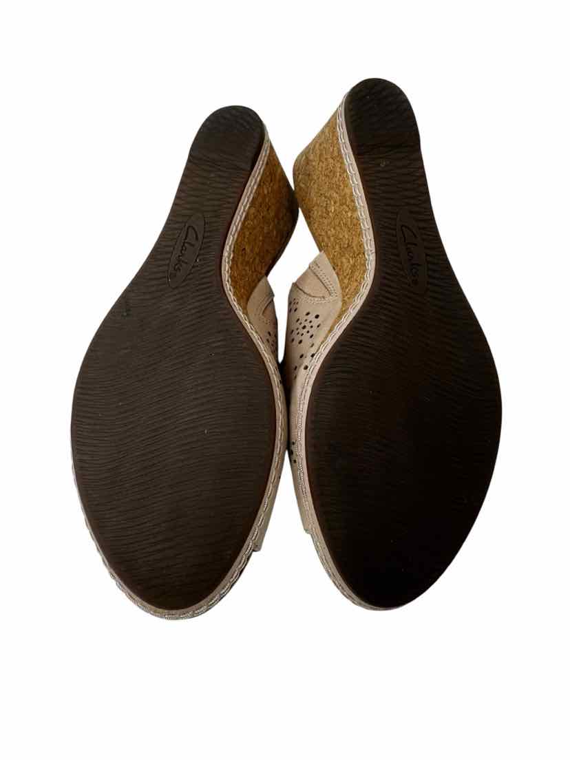 Shoe Size 9 CLARKS Tan Sandals