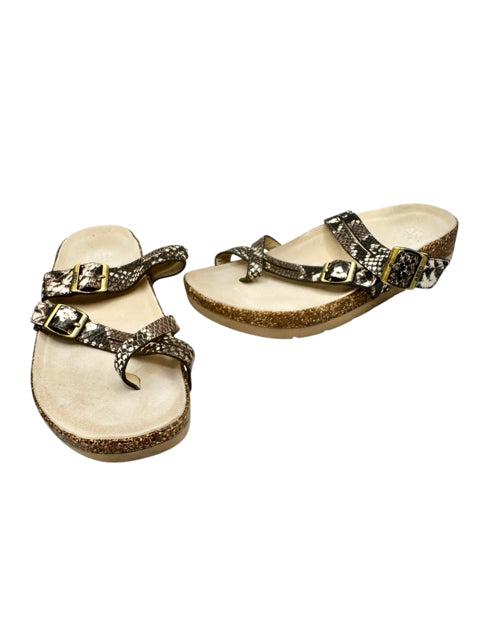 Shoe Size 8 Brown Print Sandals
