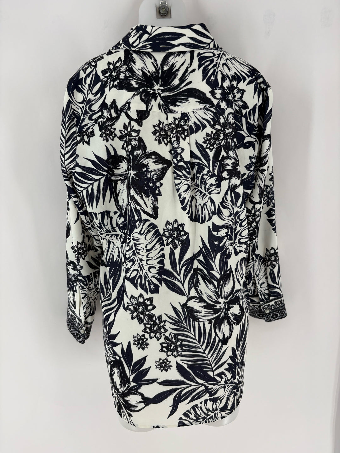 Size M ALEX MARIE Navy Print Shirt
