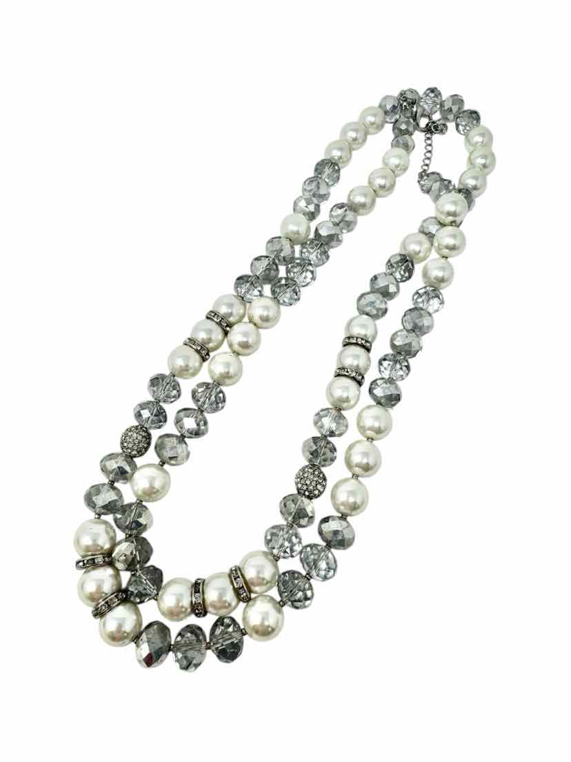 White House Black Market Necklace