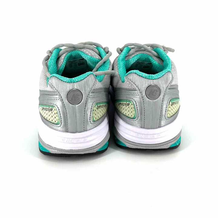 Shoe Size 8 New Balance Gray Knit Sneakers