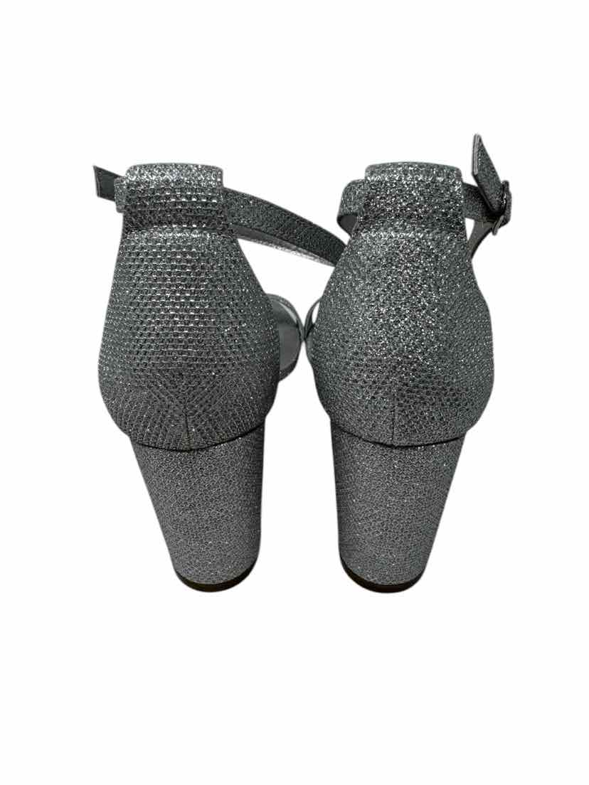 Shoe Size 7.5 Silver Pumps
