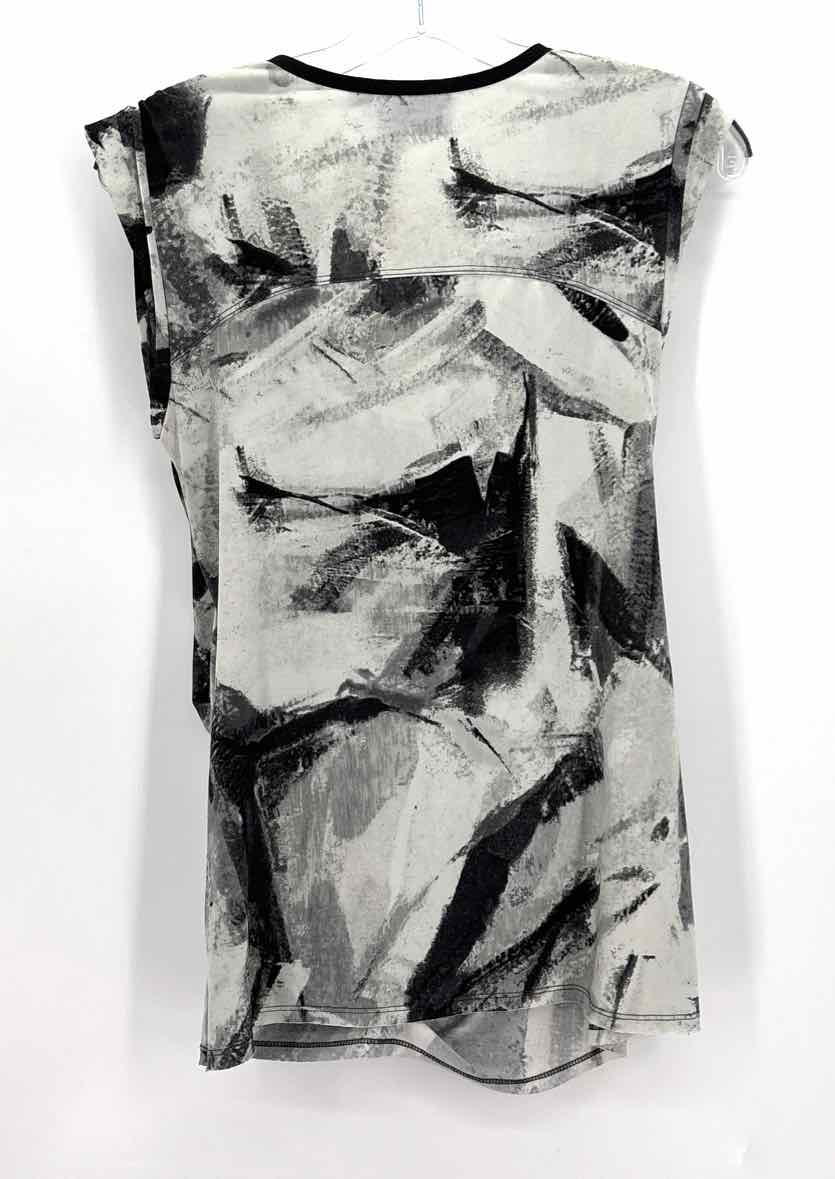 Size M VERA WANG Gray Shirt
