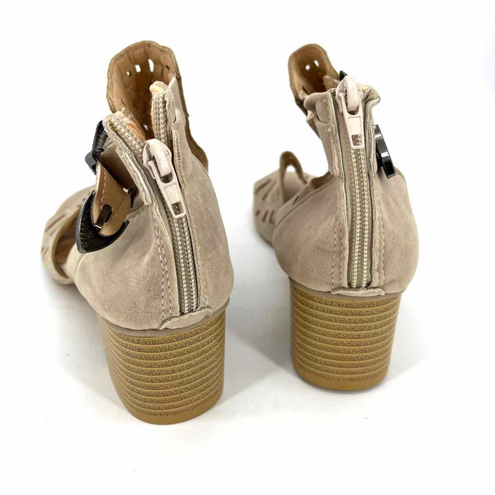 Shoe Size 39 Tan Sandals