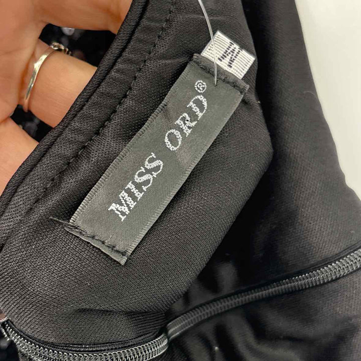 Size M Black Velour PROM
