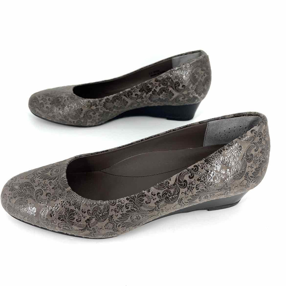 Shoe Size 9.5 SAS Gray Leather Pumps