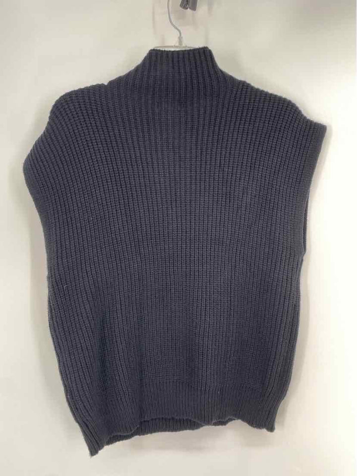 Size M ELAN Black Sweater