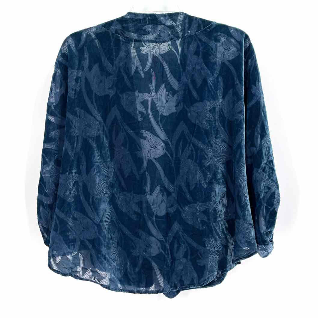Size One Size WORLD MARKET Blue Shirt