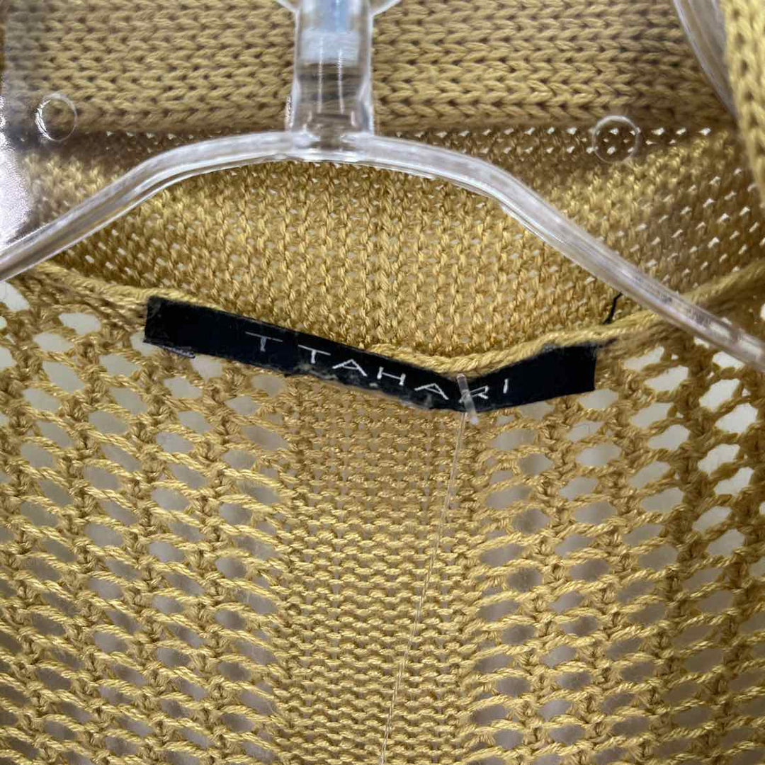 Size M TAHARI Mustard Sweater