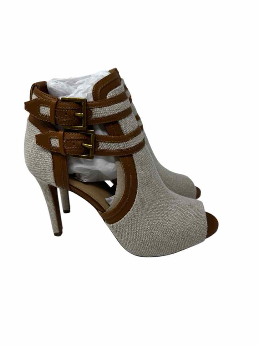 Shoe Size 7.5 Michael Kors Tan Pumps