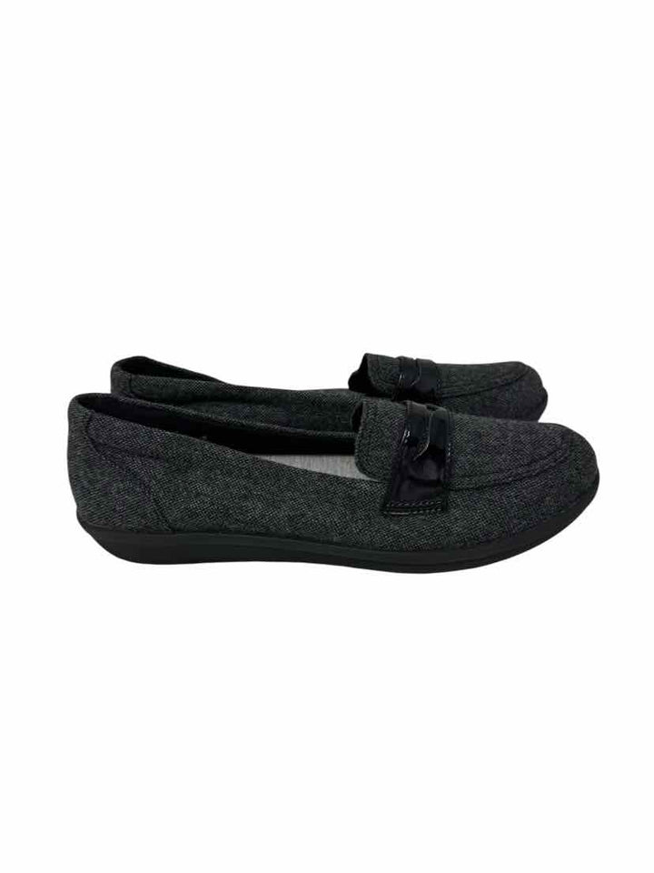 Shoe Size 8 CLARKS Gray Flats
