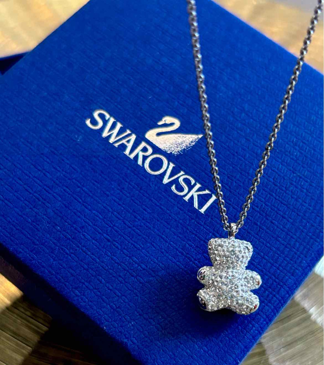 SWARVOSKI Necklace