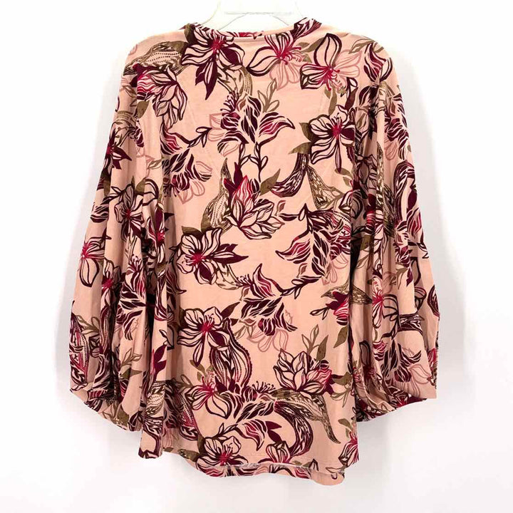 Size L Chico's Blush Knit Shirt