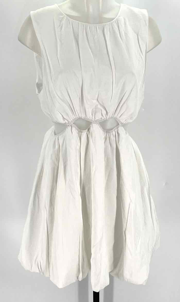 Size L ENTRO White Dress