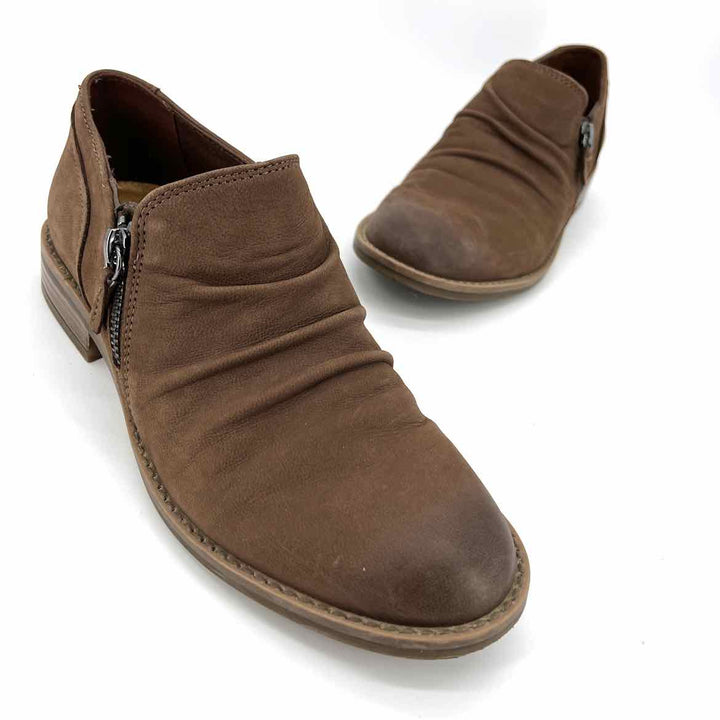 Shoe Size 8 CLARKS Brown Leather Boots