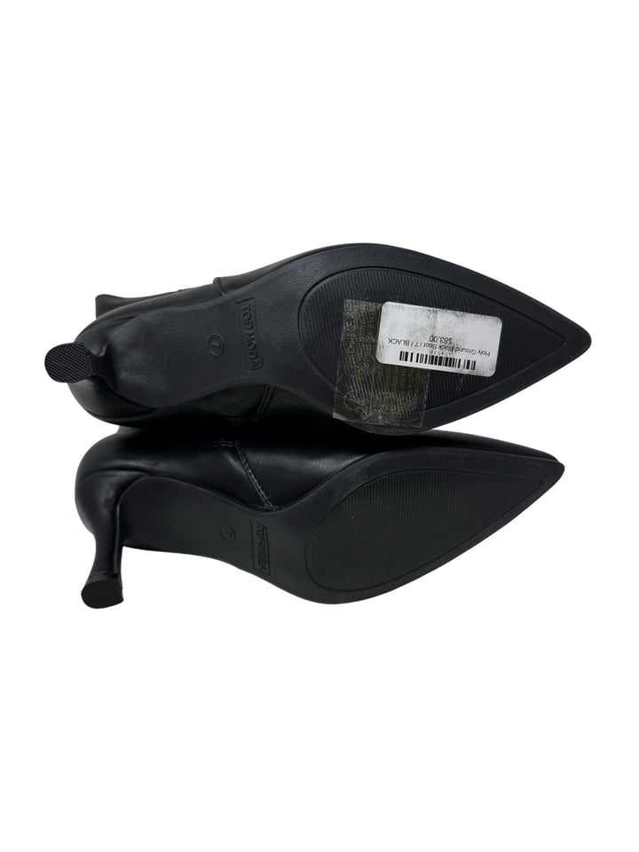 Shoe Size 7 Black Boots