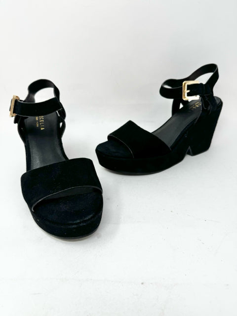 Shoe Size 8.5 Black Velour Sandals