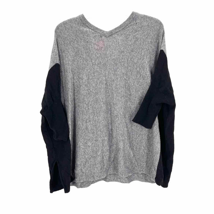 Size M/L Gray Sweater