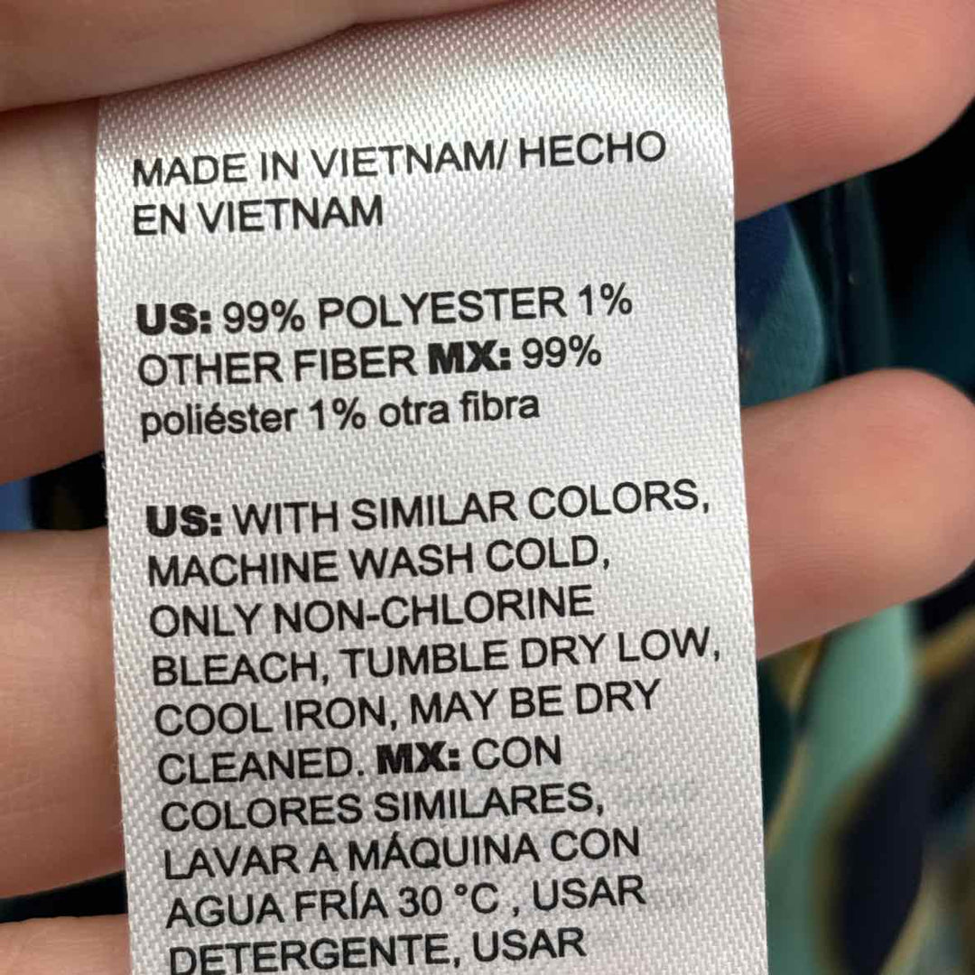 Size M Chico's Multi-Color Shirt