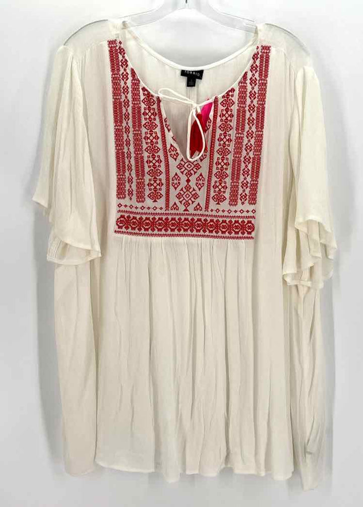 Size 3 Torrid White Shirt