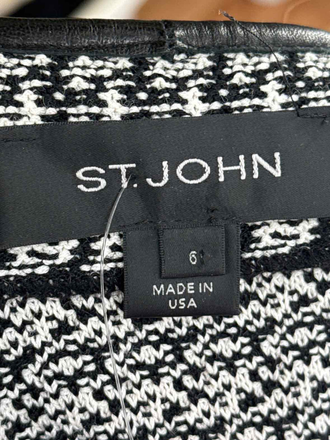 Size 6 ST JOHN Black/White Sweater