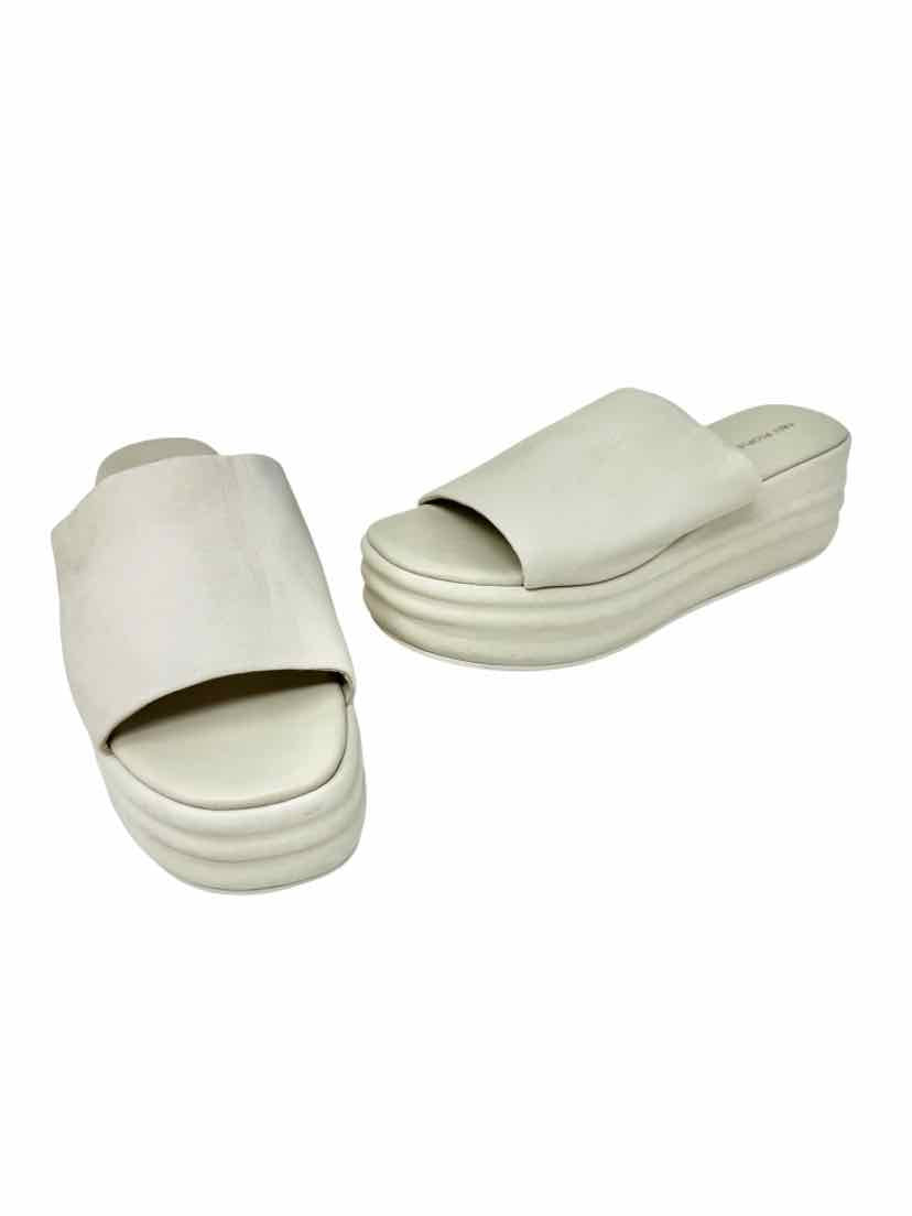 Shoe Size 40 FREE PEOPLE Ivory Leather Sandals