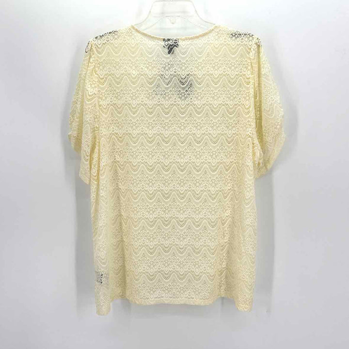 Size 22/24 Torrid Pale Yellow Lace Shirt