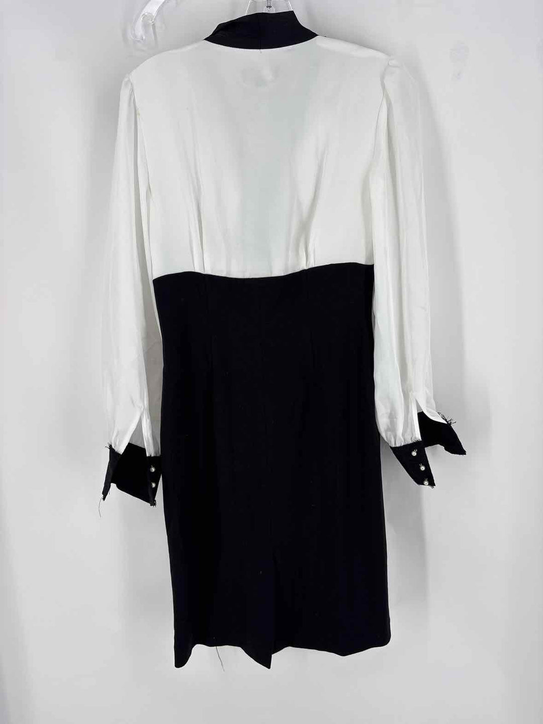 Size 4 TAHARI Black/White Dress