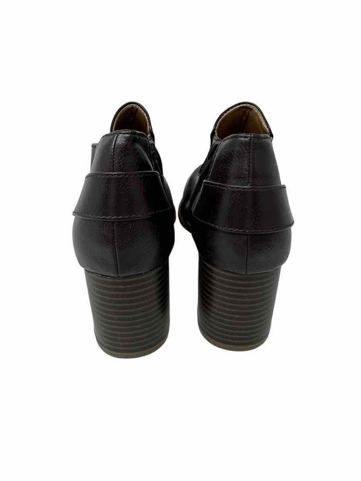 Shoe Size 7.5 Black Leather Boots