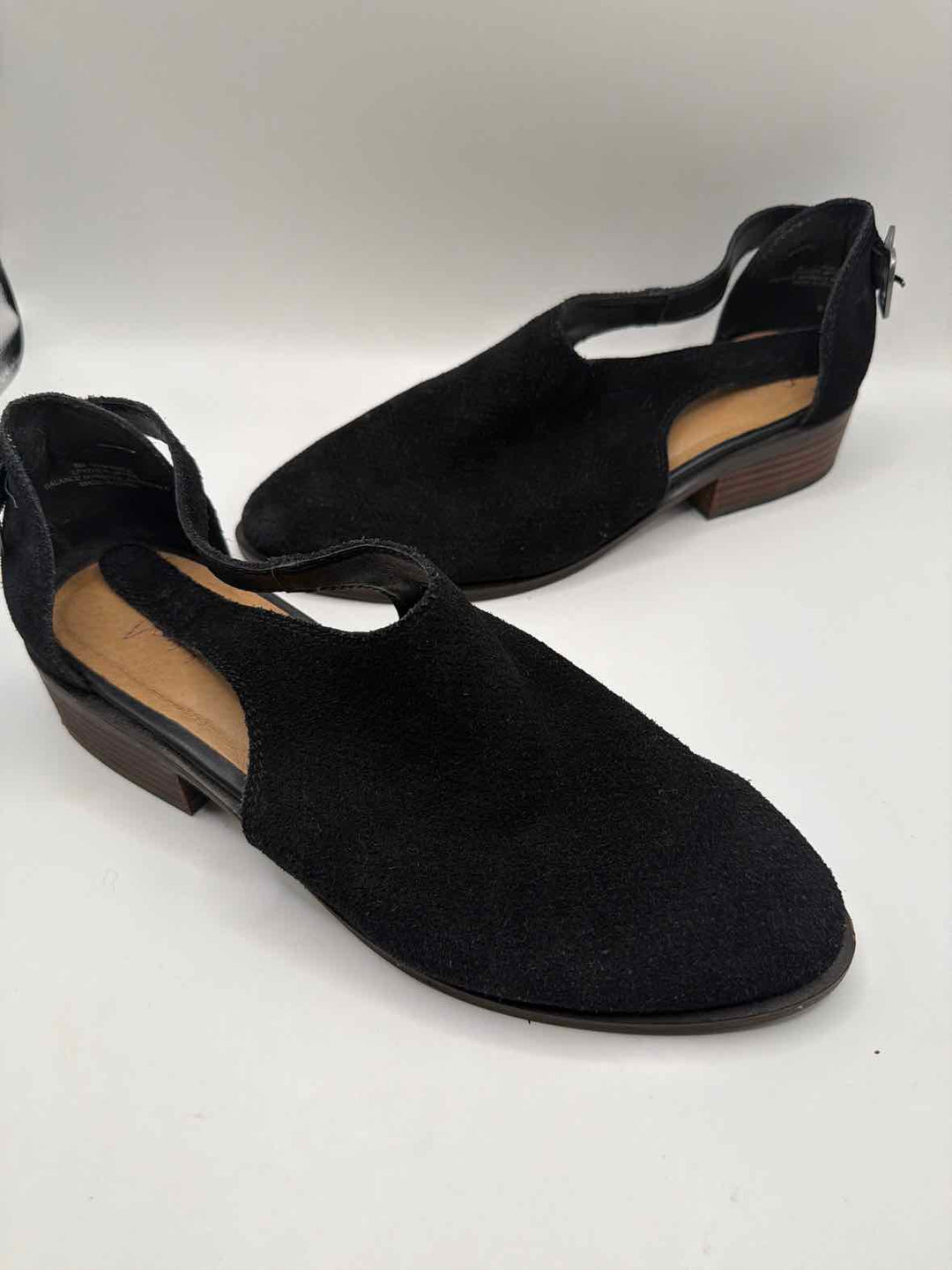 Shoe Size 8 CROWN VINTAGE Black Suede Flats