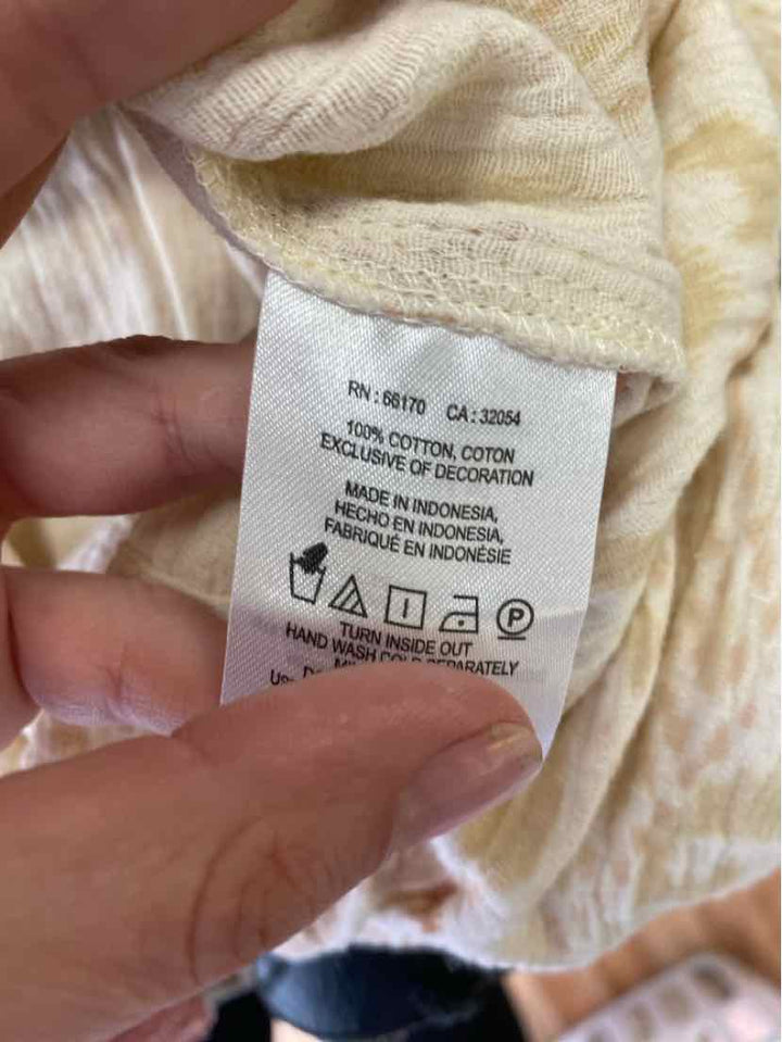 Size M FREE PEOPLE Cream Shirt