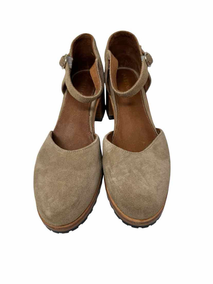 Shoe Size 9.5 Tan Suede Pumps