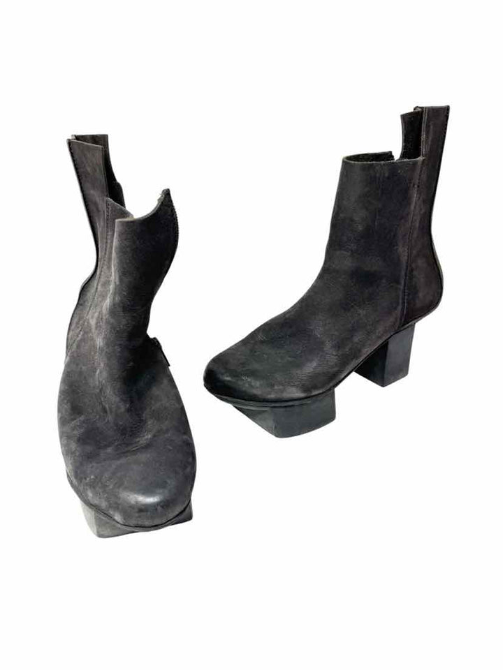 Shoe Size 6.5 Black Boots