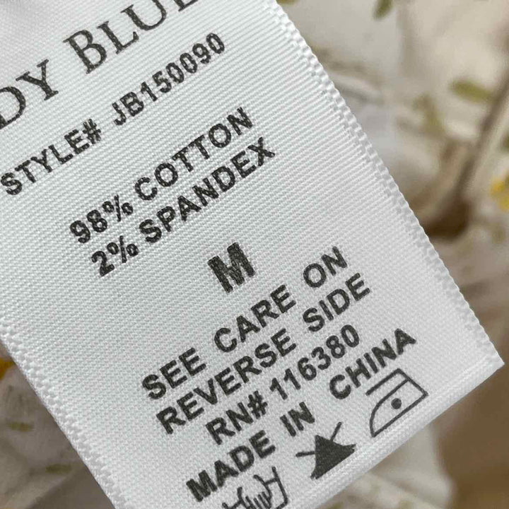 Size M JUDY BLUE Cream Shorts